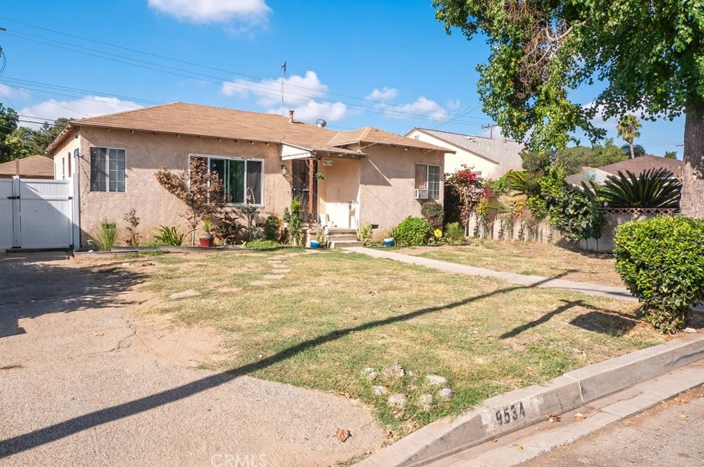 9534 Woodford St, Pico Rivera, CA 90660