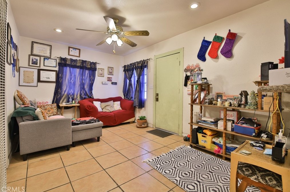 106 94th St, Los Angeles CA  90003-3734 exterior
