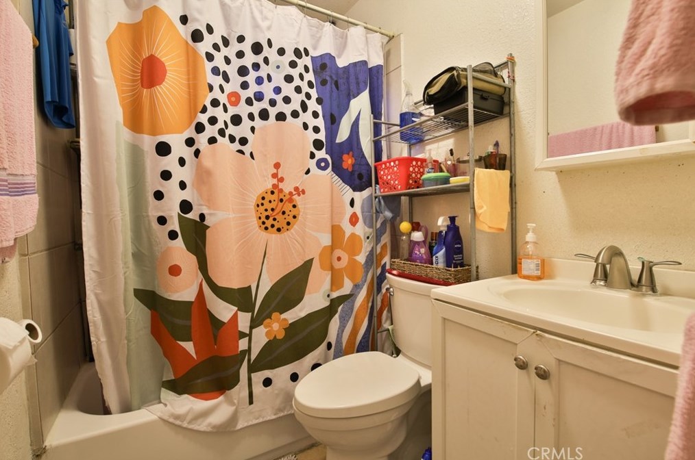106 94th St, Los Angeles CA  90003-3734 exterior