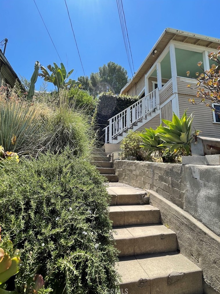 6042 Springvale Dr, Los Angeles, CA 90042-2016