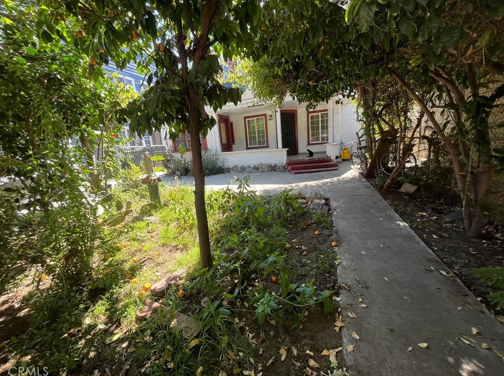 1324 21st St, Los Angeles, CA 90011-1229