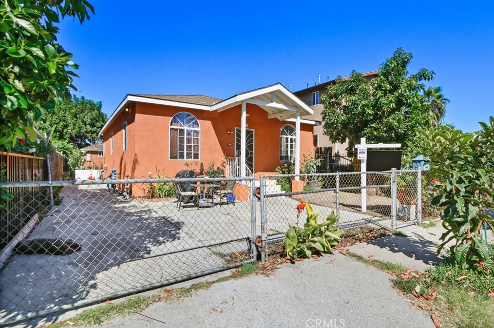 1517 53rd St, Los Angeles, CA 90011-5009