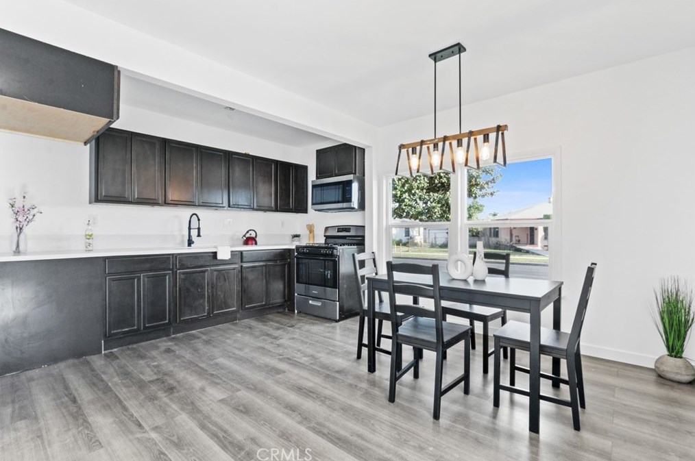 1335 104th St, Los Angeles, CA 90002-3530