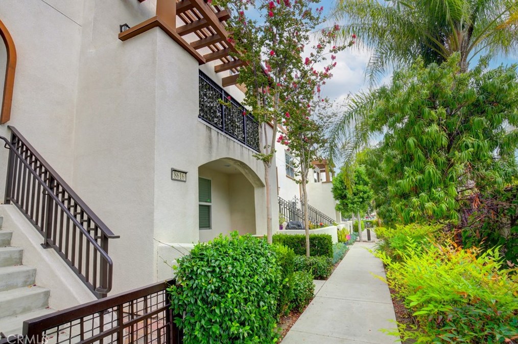 8616 Whittle Ct, Downey, CA 90240