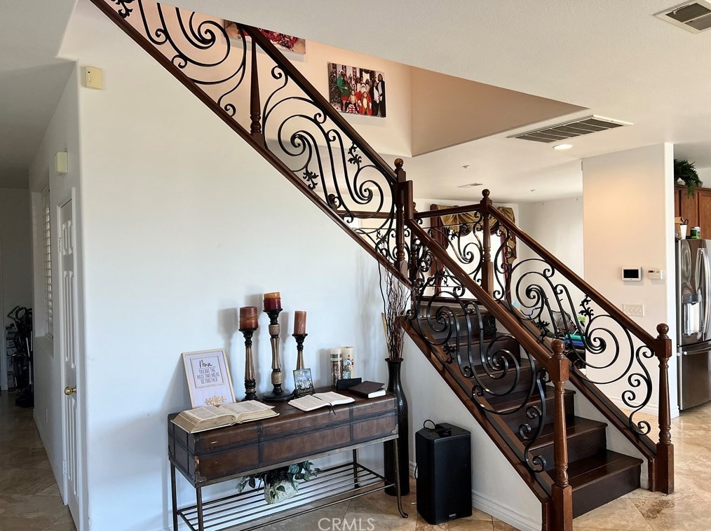 15229 Rosewood Cir, Fontana, CA 92336-5215