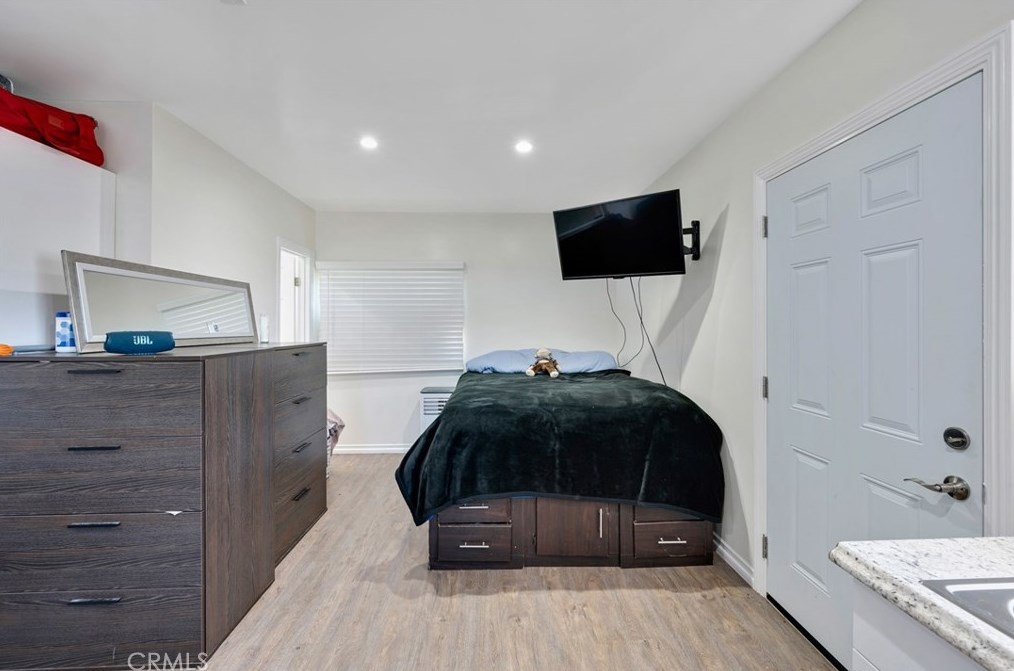 740 108th St, Los Angeles CA  90044-4345 exterior