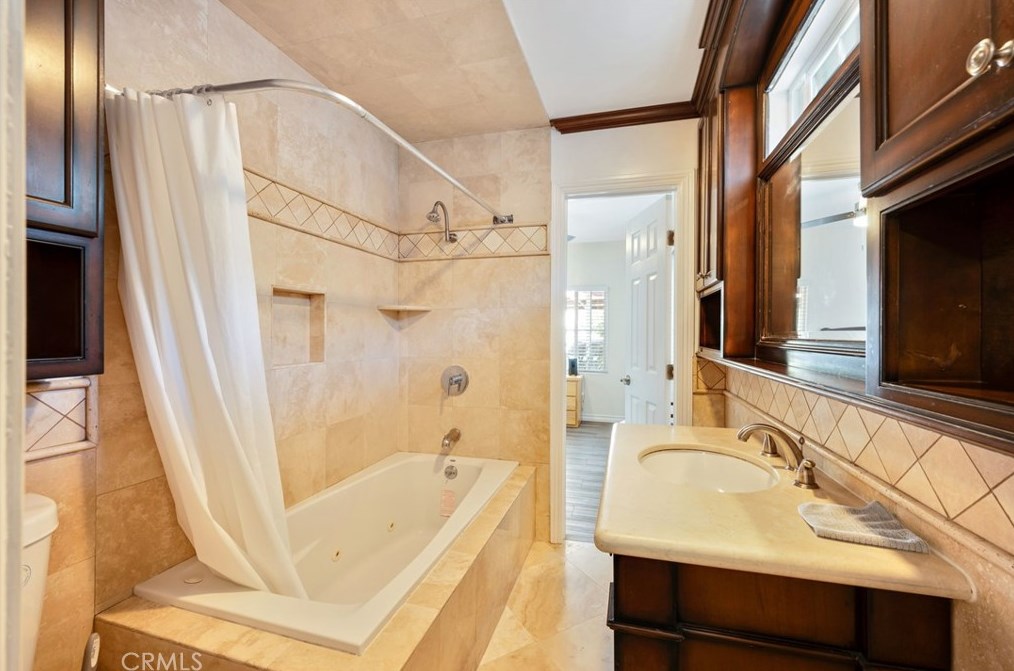 740 108th St, Los Angeles CA  90044-4345 exterior