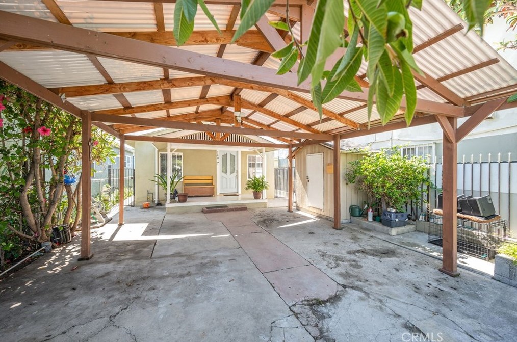 740 108th St, Los Angeles, CA 90044-4345