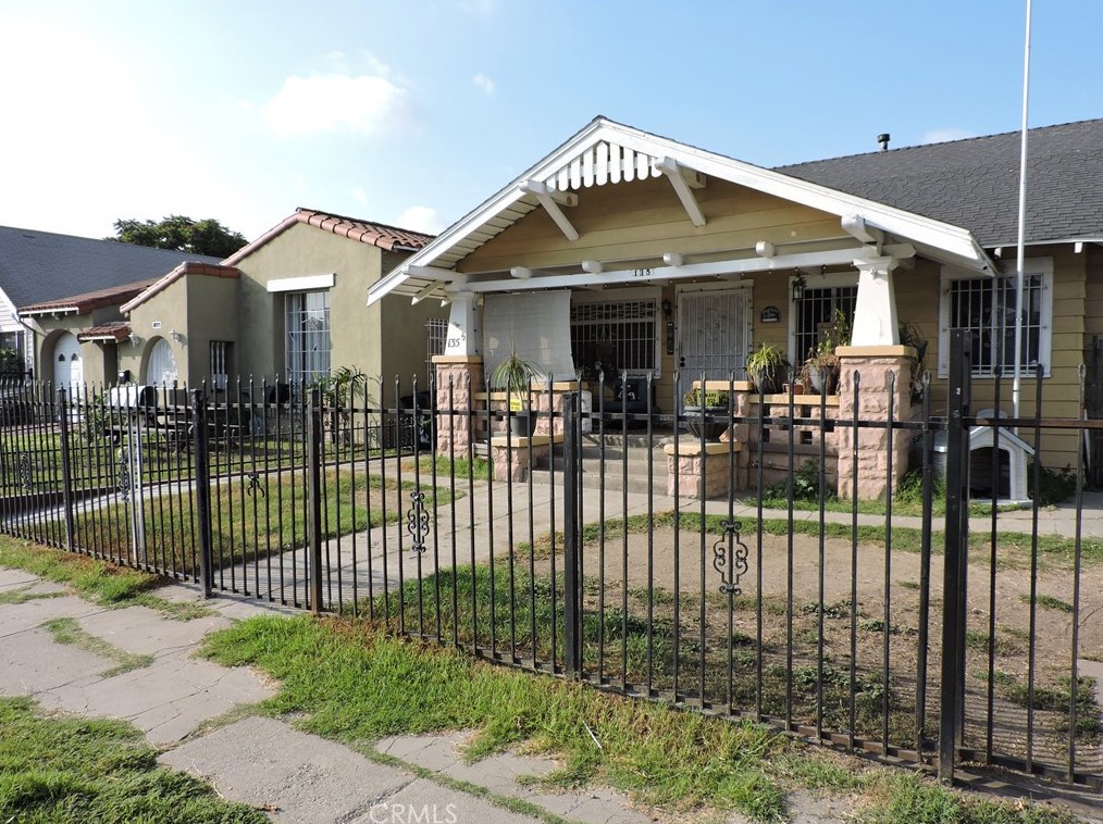 135 62nd St, Los Angeles CA  90003-1233 exterior