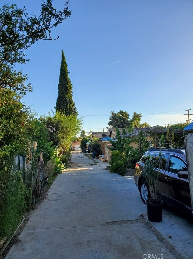 2305 119th St, Los Angeles, CA 90059-2623