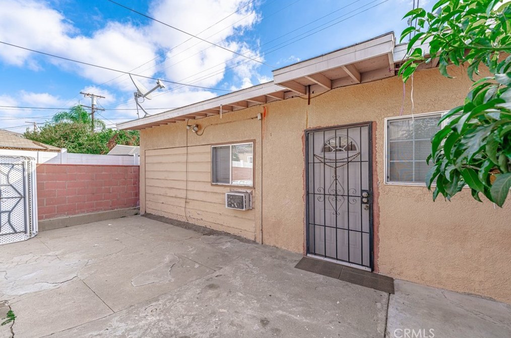 422 Vancouver Ave, Los Angeles, CA 90022-1940