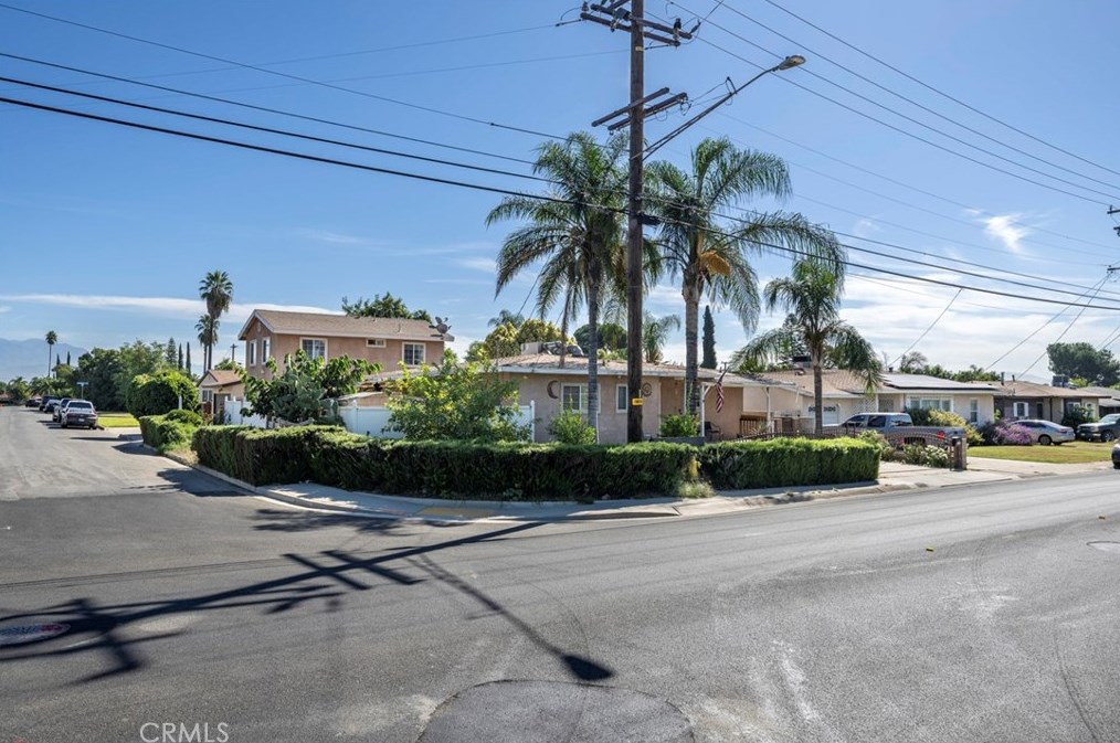 545 N Sycamore Ave, Rialto, CA 92376