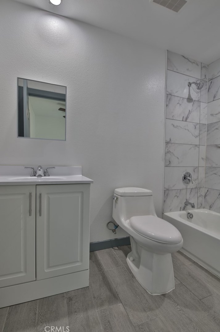 8917 Elm St, Los Angeles CA  90002-1804 exterior