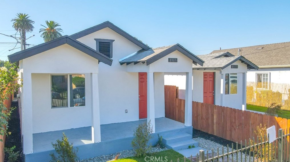 8917 Elm St, Los Angeles CA  90002-1804 exterior