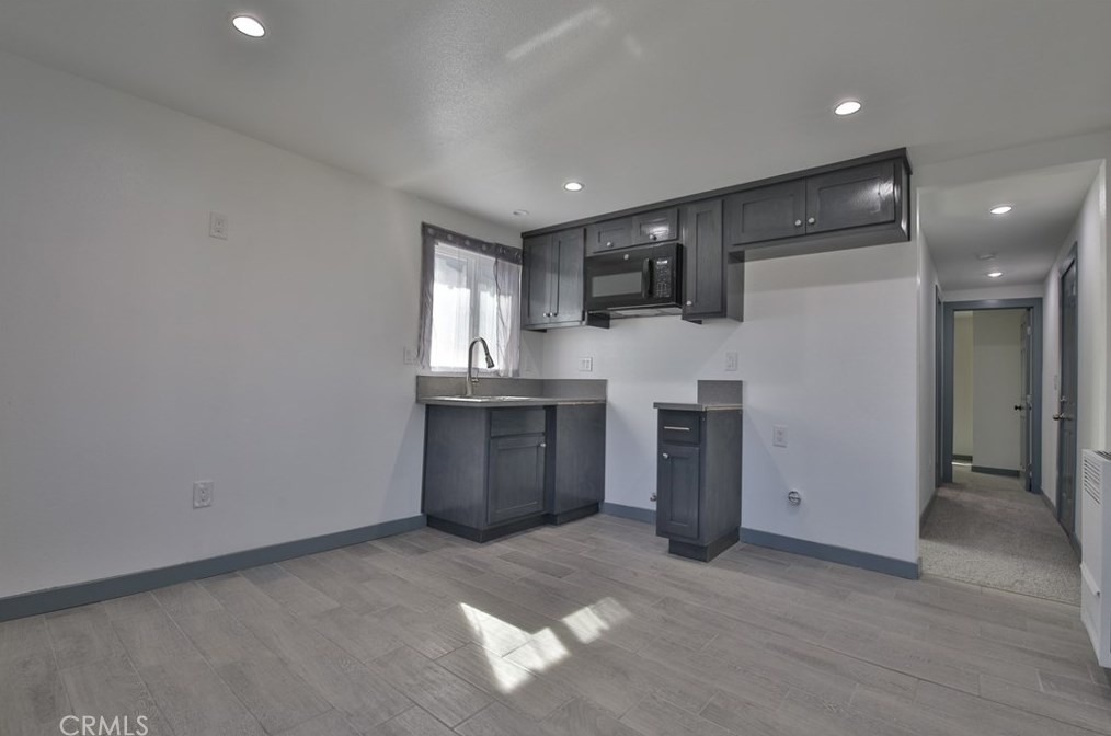 8915 Elm St, Los Angeles CA  90002-1804 exterior