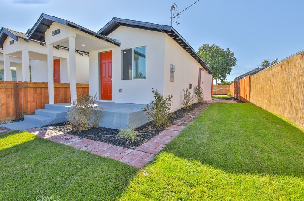 8915 Elm St, Los Angeles CA  90002-1804 exterior