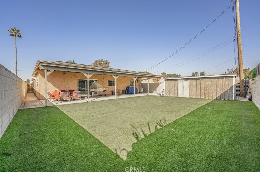 10100 Paloma Ave, Los Angeles CA  90002-3225 exterior
