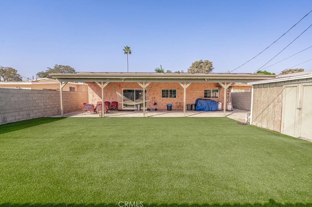 10100 Paloma Ave, Los Angeles CA  90002-3225 exterior