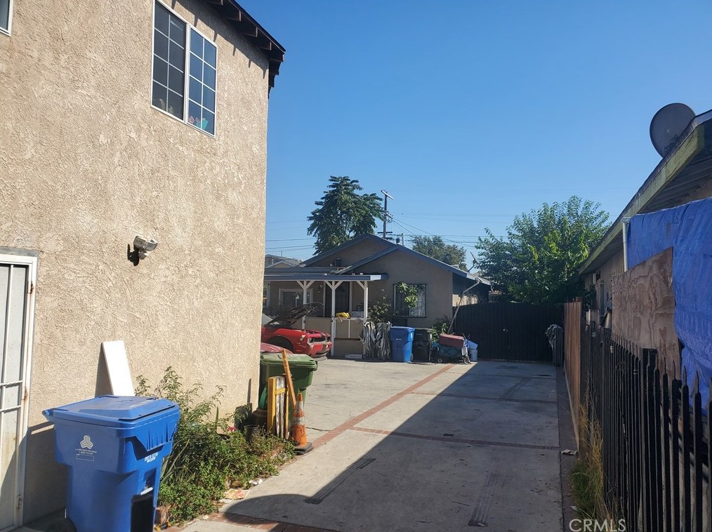 6410 Hoover St, Los Angeles, CA 90044-5350