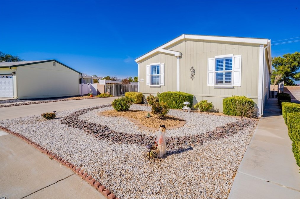 22241 Nisqually Rd #13, Apple Valley, CA 92308