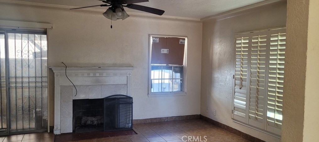 2355 Wilma Ave, Los Angeles CA  90040-3934 exterior
