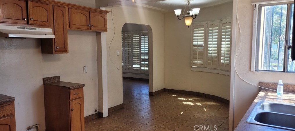 2355 Wilma Ave, Los Angeles CA  90040-3934 exterior