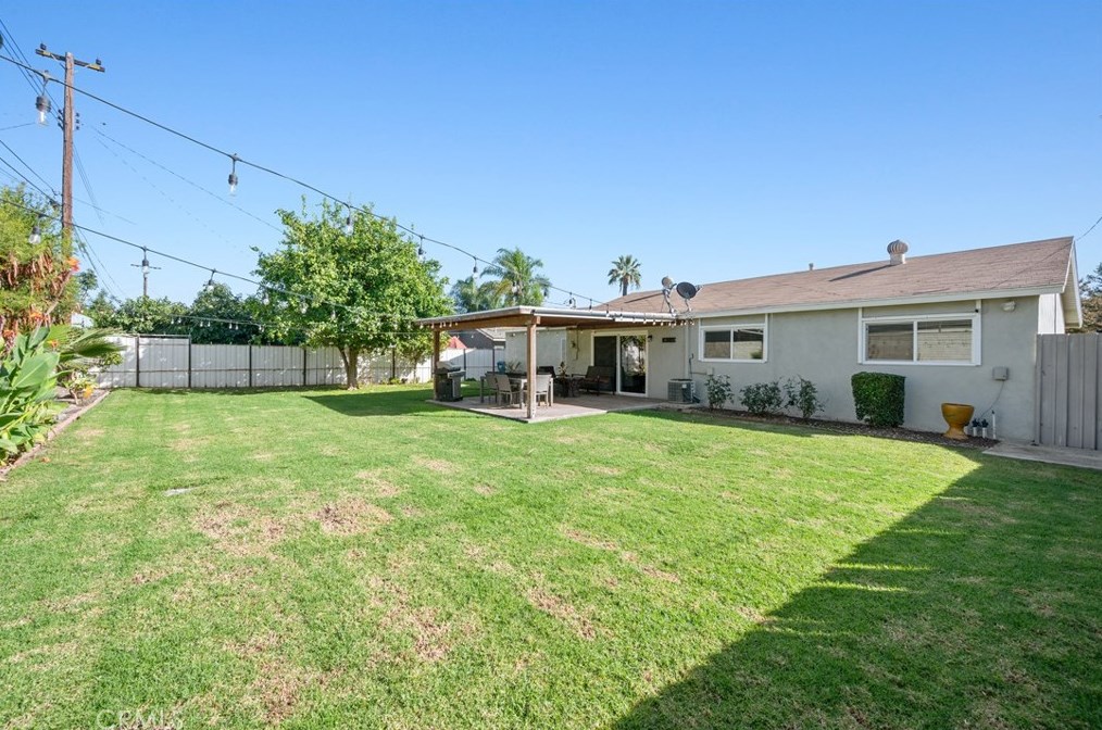 589 Speer Ct, Pomona CA  91766-6143 exterior