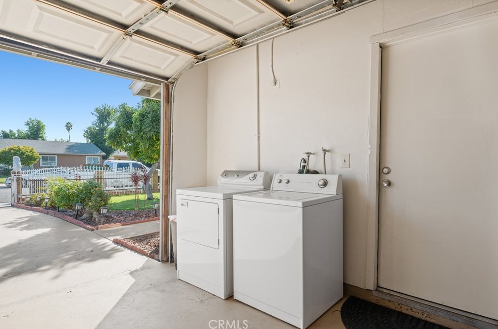 589 Speer Ct, Pomona CA  91766-6143 exterior