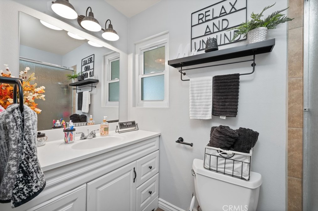 589 Speer Ct, Pomona CA  91766-6143 exterior