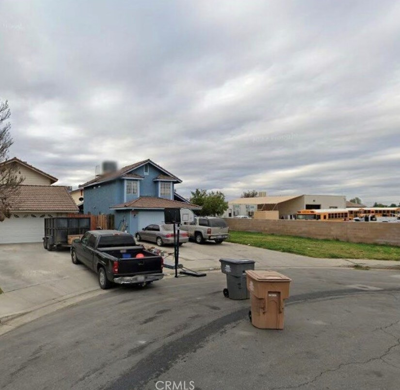 1525 Santiago Ct, Bakersfield, CA 93307