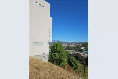 2286 Silver Ridge Avenue, Los Angeles, CA 90039 - Photo 10