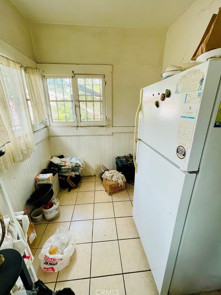 329 60th St, Los Angeles CA  90003-1133 exterior