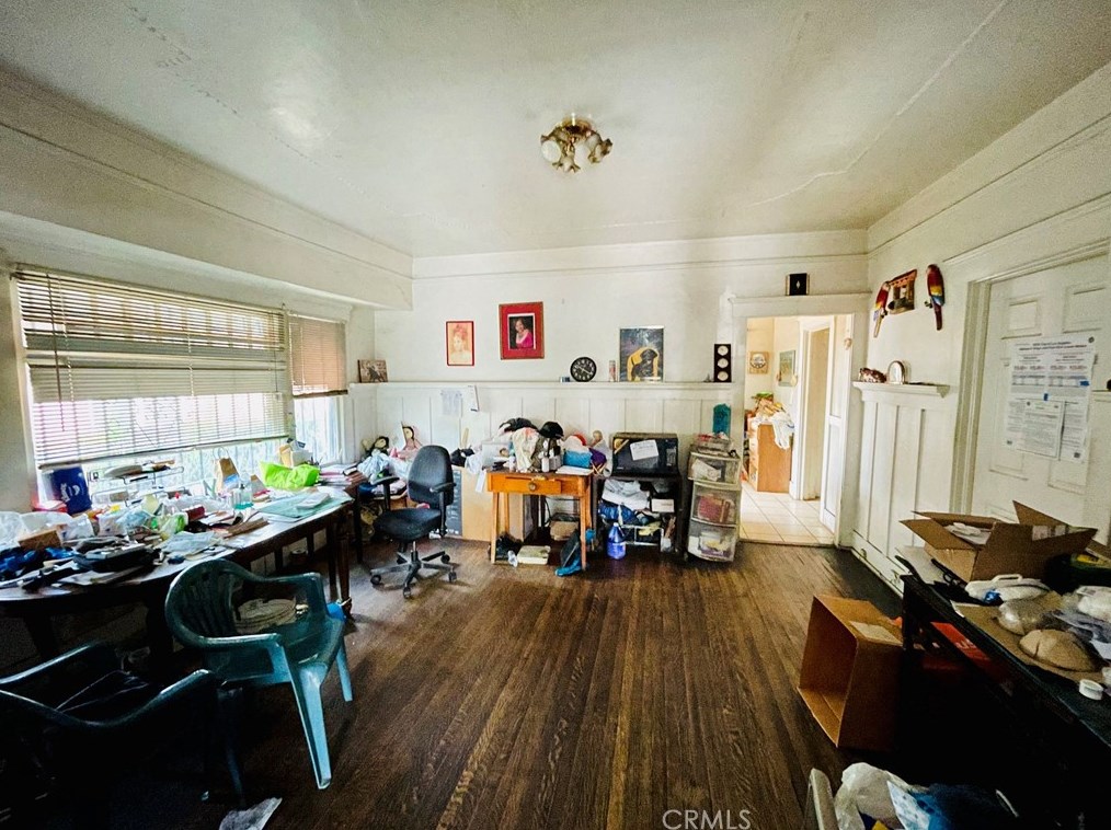 329 60th St, Los Angeles CA  90003-1133 exterior