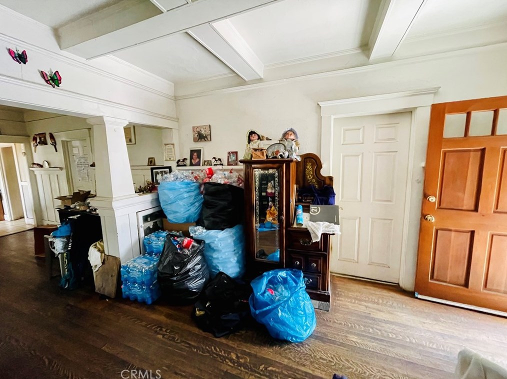 329 60th St, Los Angeles CA  90003-1133 exterior