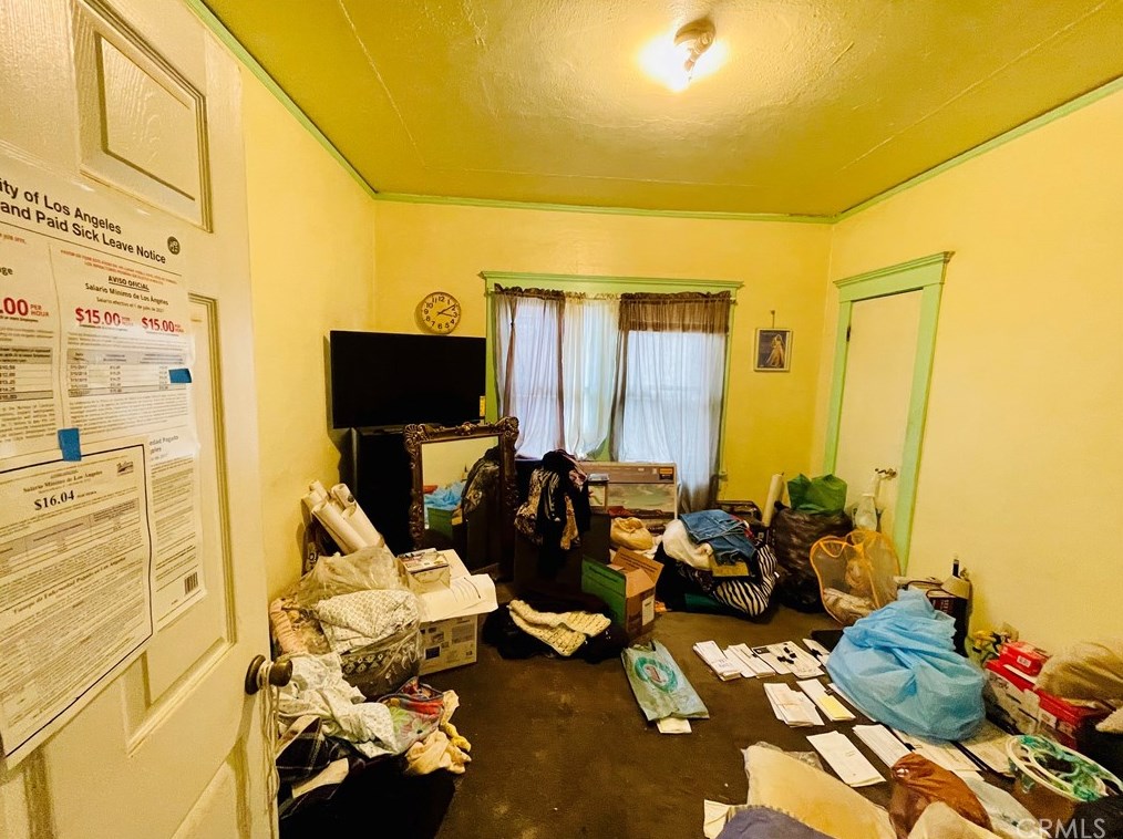 329 60th St, Los Angeles CA  90003-1133 exterior