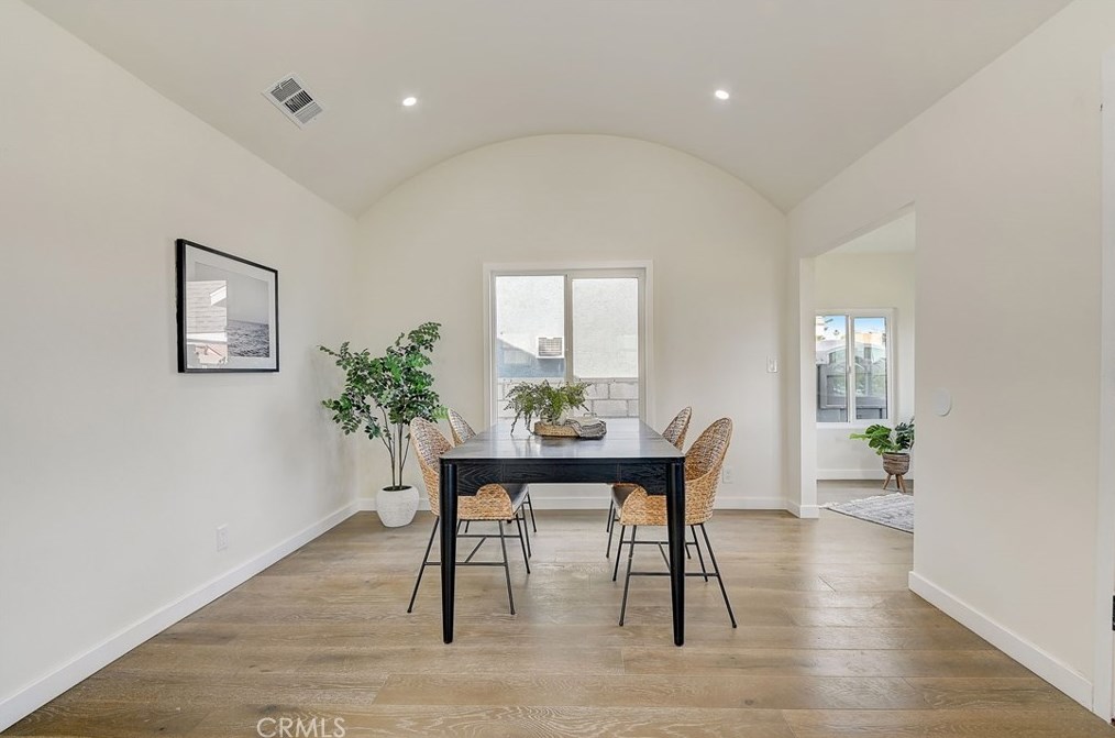 6123 Rimpau Blvd, Los Angeles CA  90043-3728 exterior