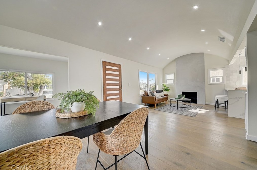 6123 Rimpau Blvd, Los Angeles CA  90043-3728 exterior