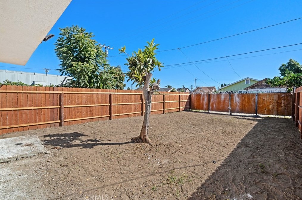 8620 Graham Ave, Los Angeles CA  90002-1431 exterior