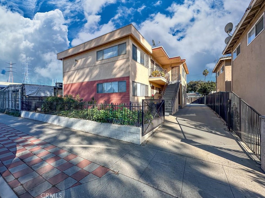 3502 Santa Fe Ave, Long Beach, CA 90810