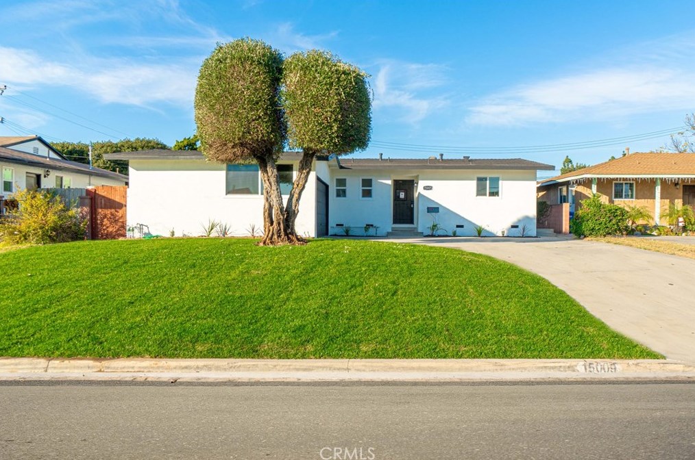 15009 Crestoak Dr, La Mirada, CA 90638-4547