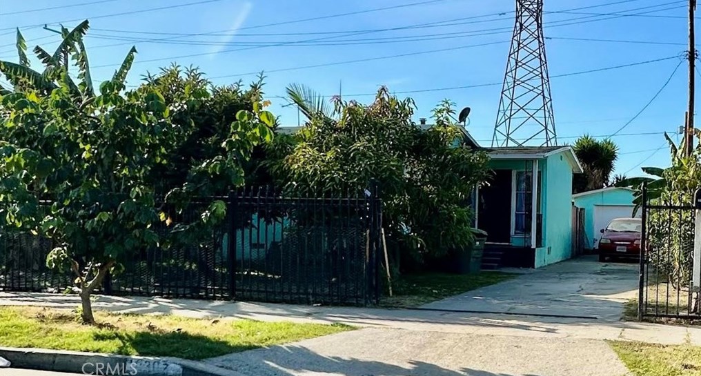 10307 Stanford Ave, Los Angeles, CA 90002-3264