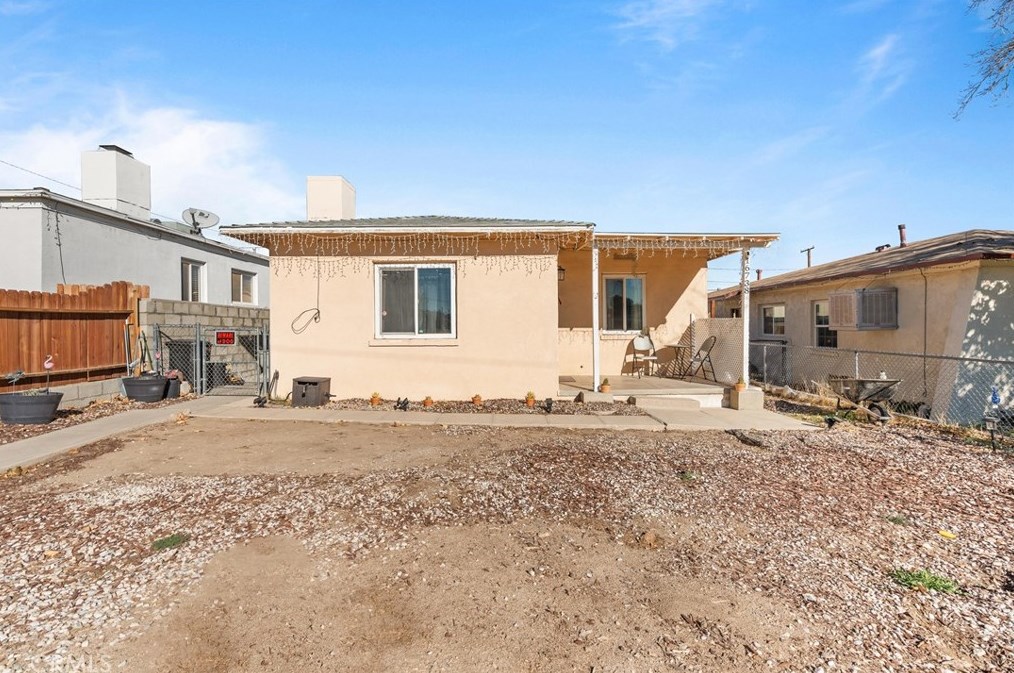 16738 Merrill St, Victorville, CA 92395
