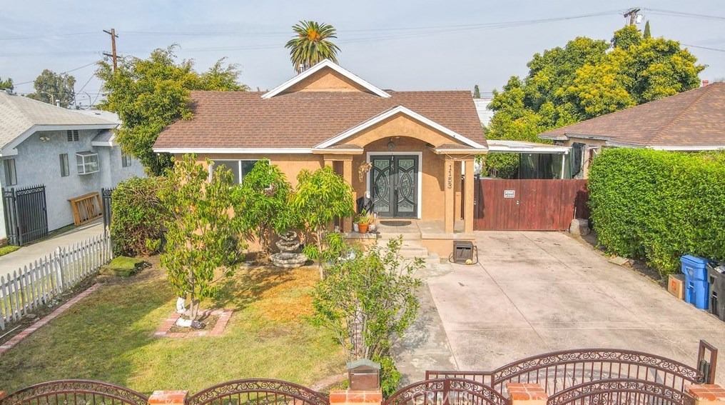 1153 73rd St, Los Angeles, CA 90001-2401