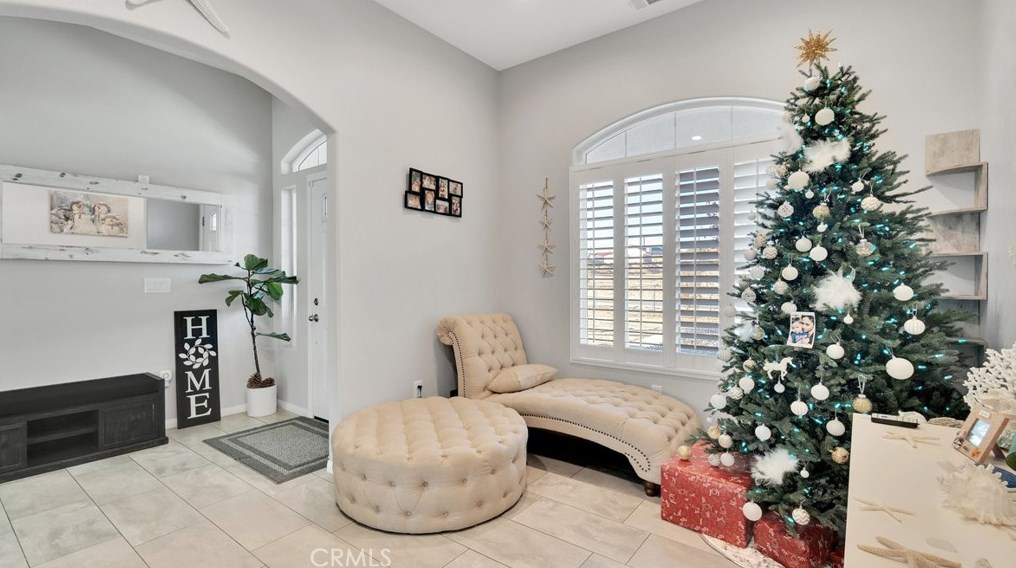 17957 Lilac St, Hesperia CA  92345-5273 exterior