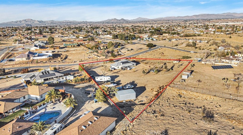 17957 Lilac St, Hesperia CA  92345-5273 exterior