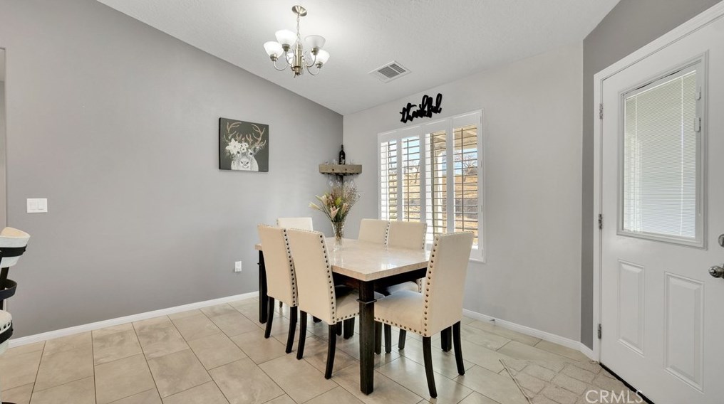 17957 Lilac St, Hesperia CA  92345-5273 exterior