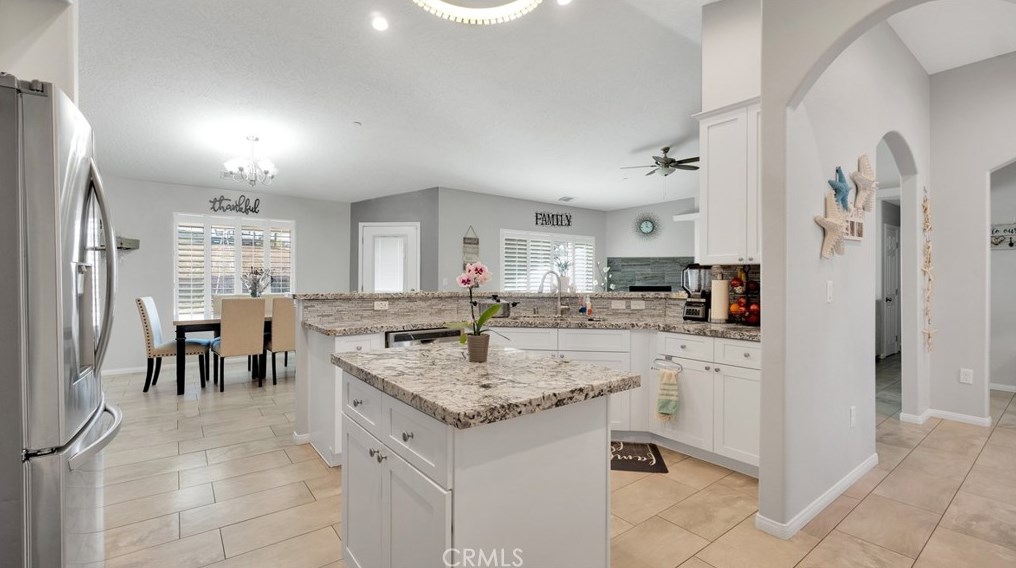 17957 Lilac St, Hesperia CA  92345-5273 exterior