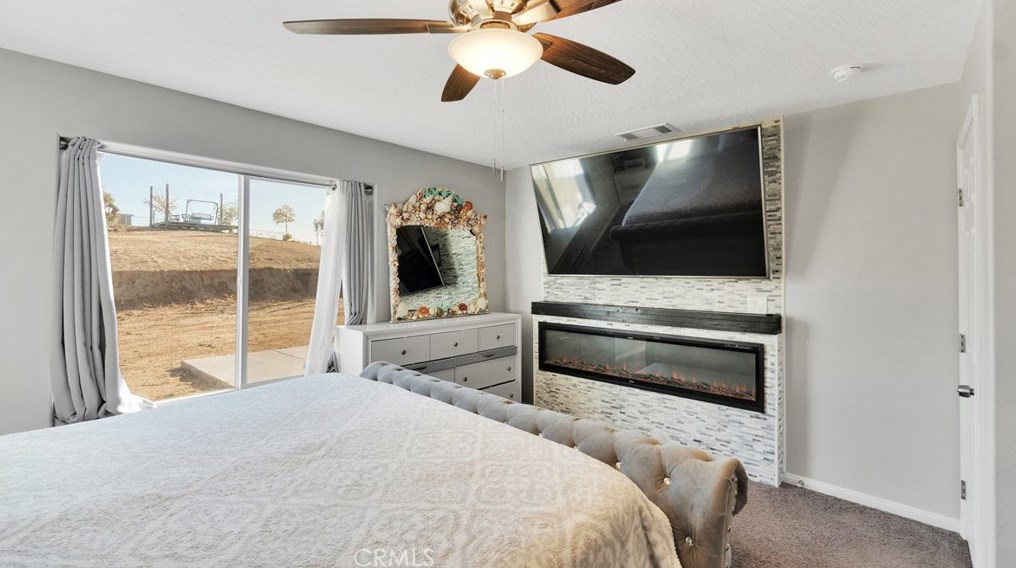 17957 Lilac St, Hesperia CA  92345-5273 exterior