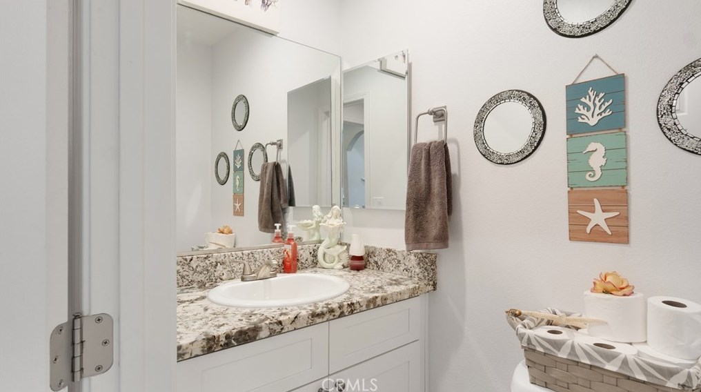 17957 Lilac St, Hesperia CA  92345-5273 exterior