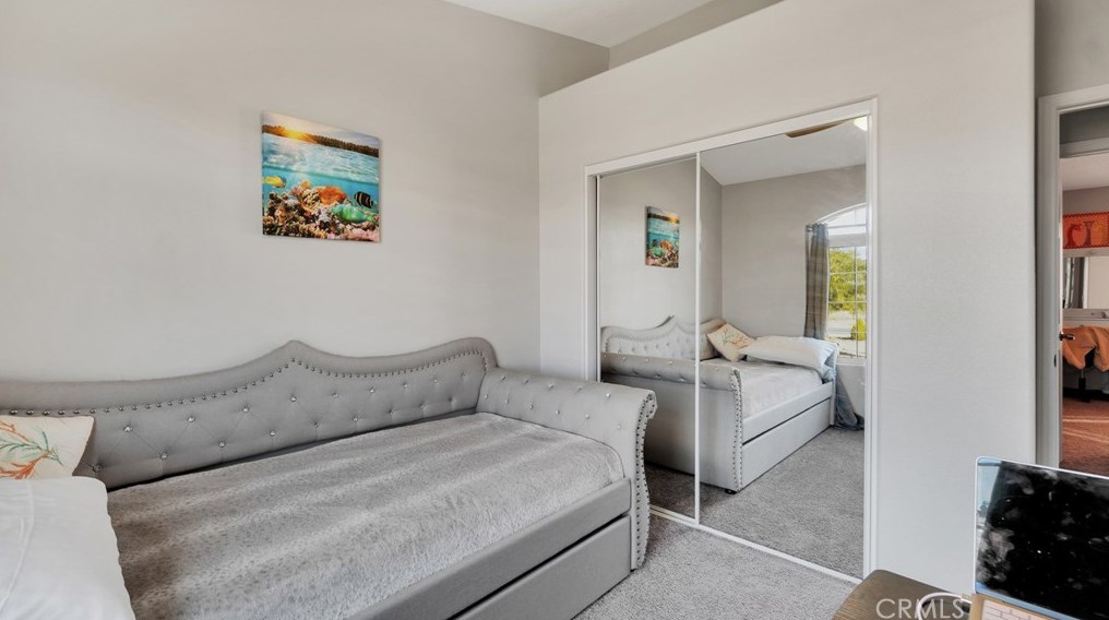 17957 Lilac St, Hesperia CA  92345-5273 exterior